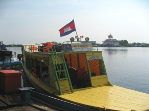Backpacken Siem Reap boot van Battambang