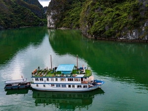 Middenklasse boot tour Halong Bay tips